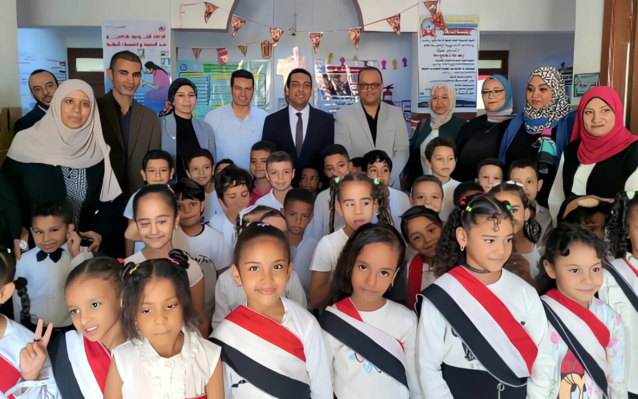 تدشين الحملة القومية للتطعيم ضد الحصبة بوحدة مدينة قنا الجديدة