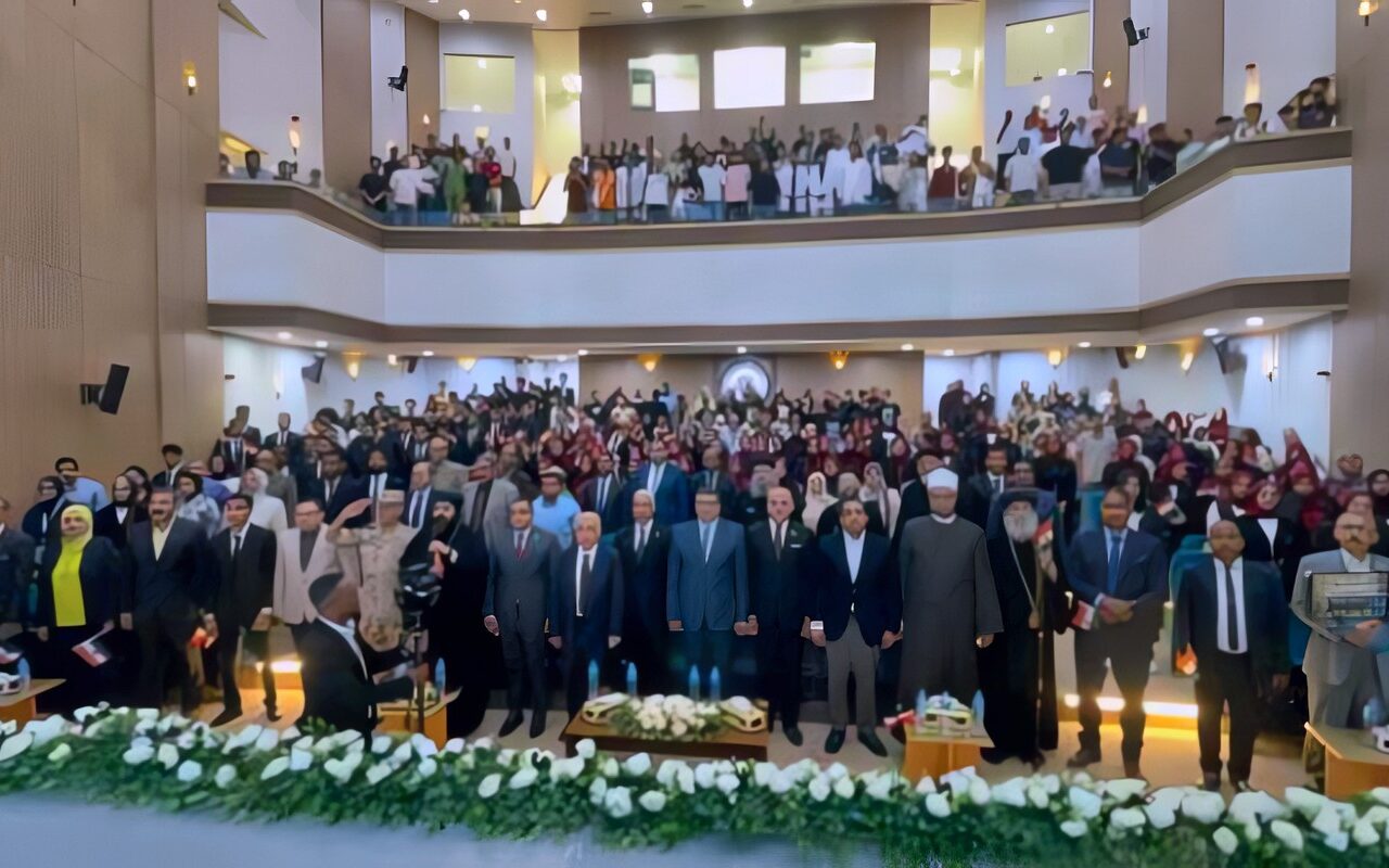 محافظ قنا: بناء وعي الشباب ركيزة أساسية لمواجهة تحديات الدولة المصرية