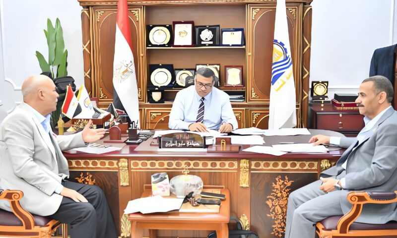 محافظ قنا يلتقي أعضاء مجلسي النواب والشيوخ لدعم جهود التنمية وخدمة المواطنين