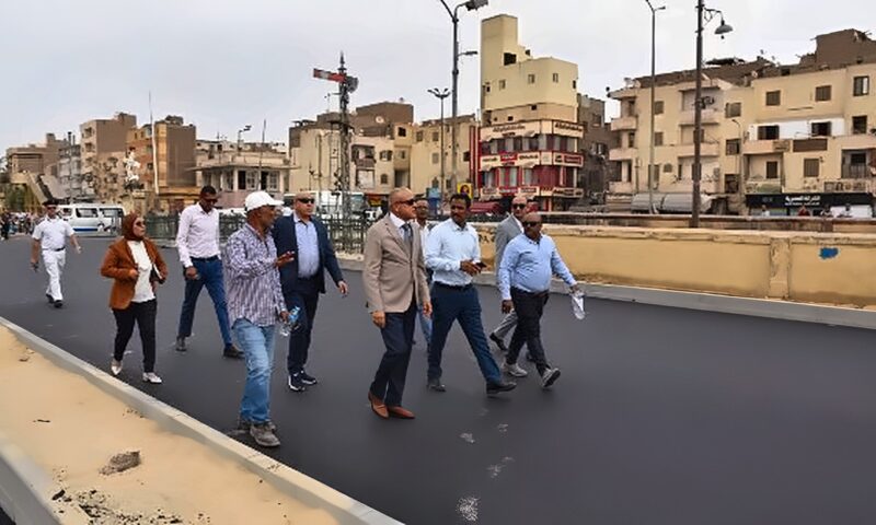 شوارع ضيقة تنتظر التطوير.. محافظ الأقصر يُوجّه باستخدام الإنترلوك في منطقة غرب السكة الحديد | شاهد