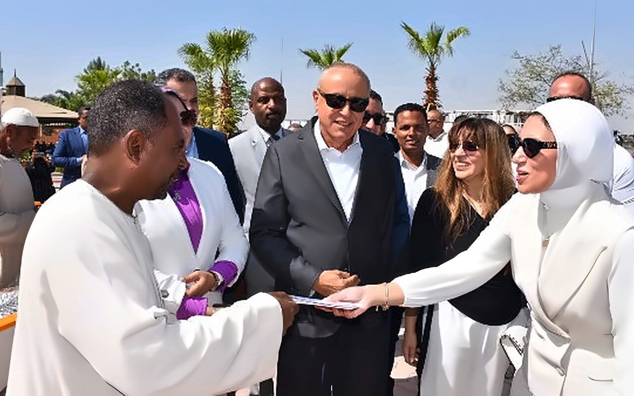 100 مركب صيد.. محافظ الأقصر يشهد تسليم «مراكب الرزق» لصغار الصيادين