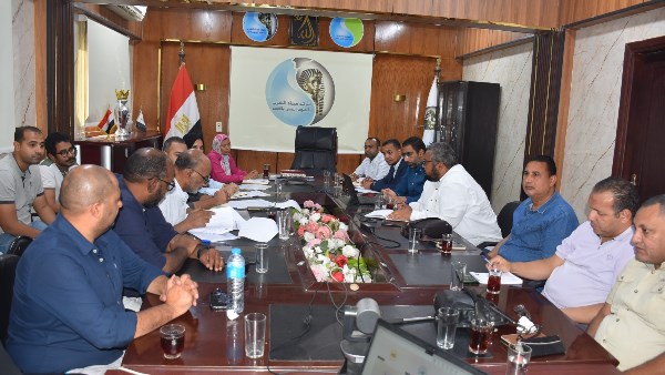 بتمويل من البنك الإفريقي للتنمية.. مياه الأقصر تتابع تنفيذ مشروع الصرف الصحي المتكامل بقرى إسنا والطود