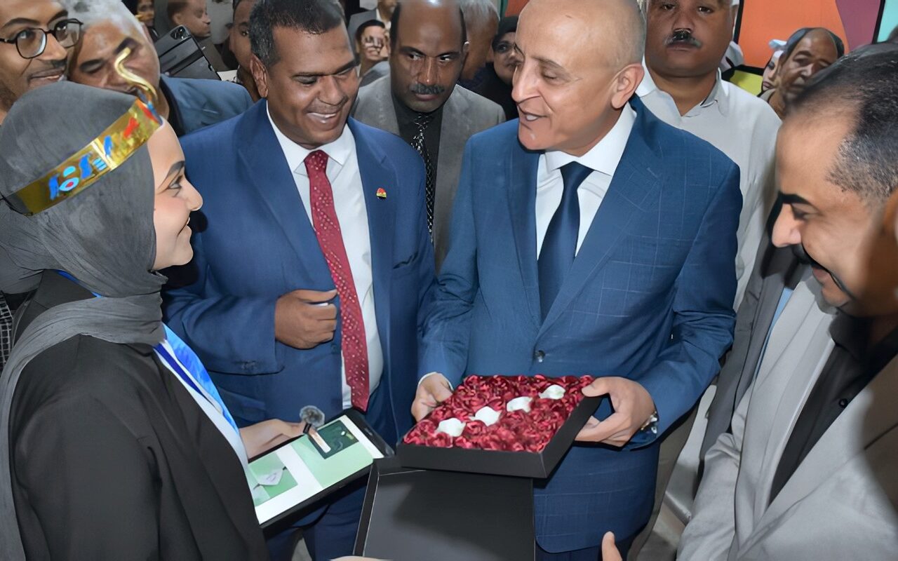 محافظ الأقصر يفتتح المعرض السنوي الثالث للتعليم الفني بمشاركة 14 مدرسة