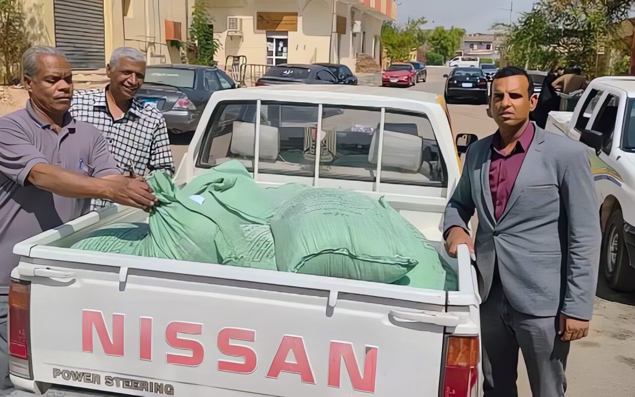 قبل تهريبه للسوق السوداء.. ضبط نصف طن دقيق بلدي مدعم على متن تروسيكل بالأقصر