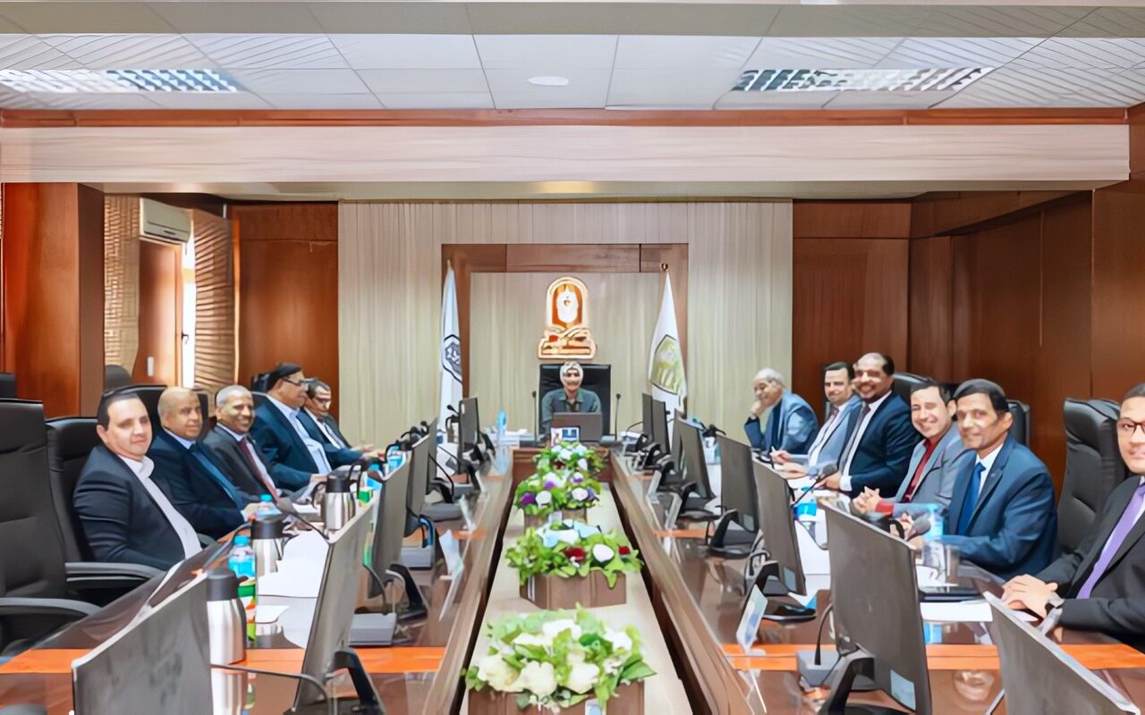 مجلس جامعة الأقصر يناقش تطوير العملية التعليمية وتعزيز التعاون الدولي