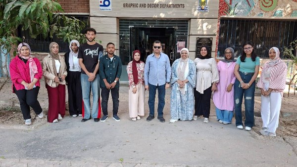 عميد فنون جميلة الأقصر يستقبل طلاب الدراسات الحرة الجدد | صور