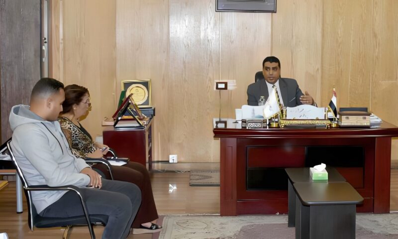 اجتماع لمناقشة إجراءات حصر الأراضي الواقعة بمحور شمال الأقصر