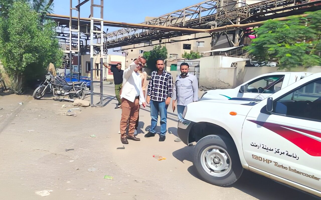 رئيس مدينة أرمنت يتابع تطوير الطرق وأعمال المرافق وتجهيز المراكز التكنولوجية بالأقصر