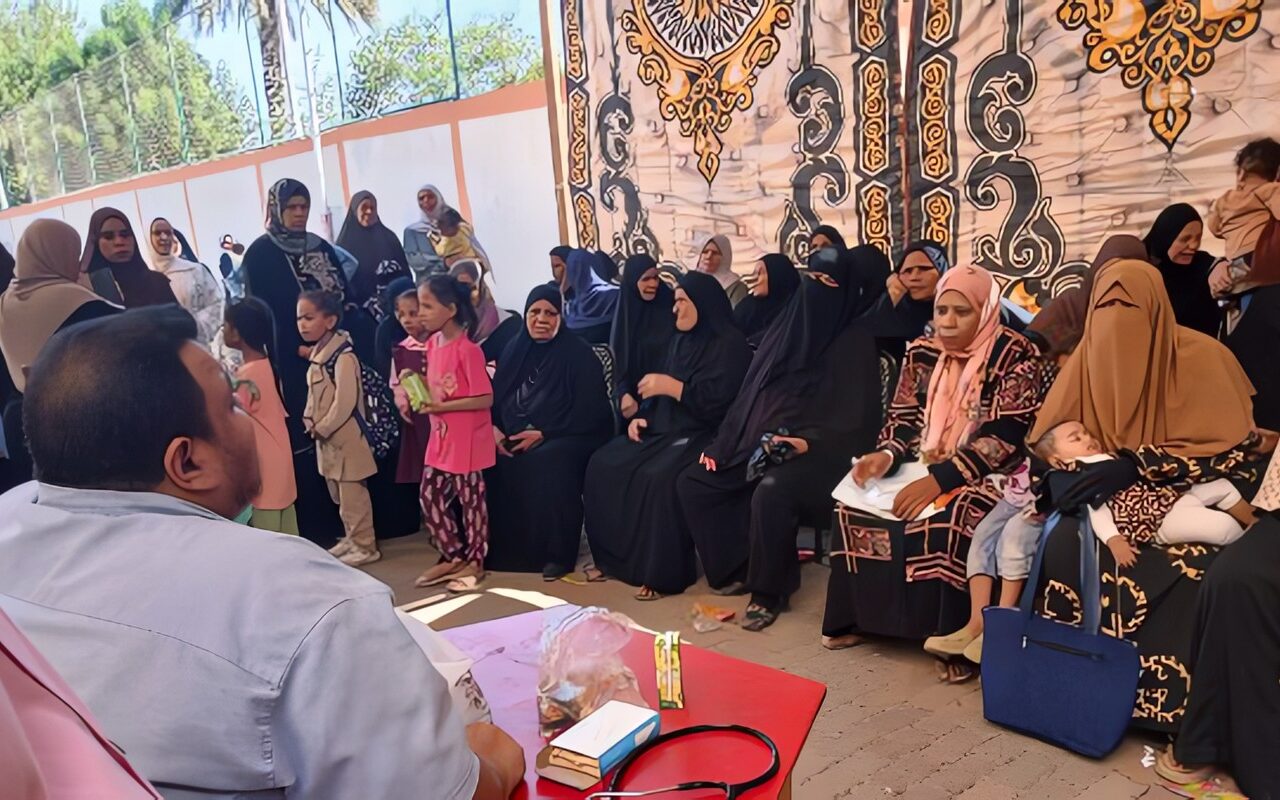 ضمن مبادرة «لأهلنا».. جامعة الأقصر تطلق قافلة طبية شاملة بالرزيقات بحري