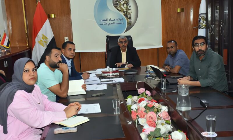 مياه الأقصر تعقد إجتماعاً لمتابعة مشروع الصرف الصحي بقرى إسنا والطود