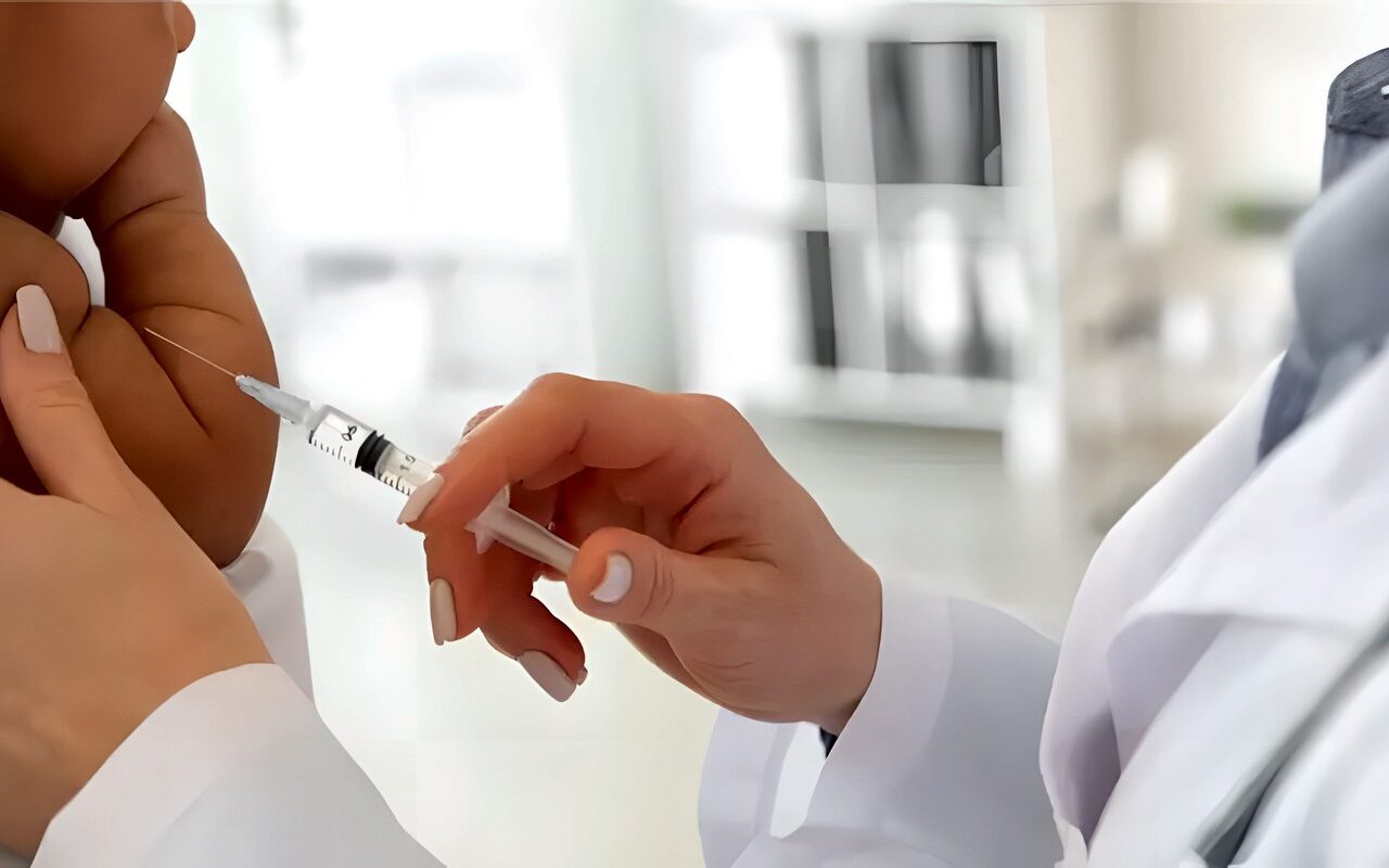 قبل ما تطعم طفلك، الحقيقة وراء شائعات فساد التطعيمات