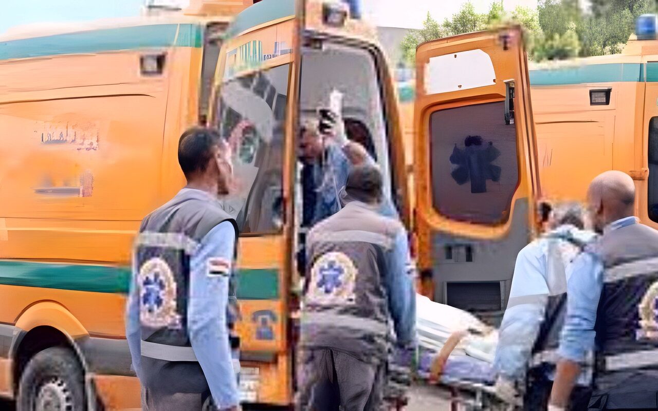 مصرع سائق وإصابة أم وطفلها في تصادم أتوبيس وتروسيكل على الطريق الزراعي في دمنهور بالبحيرة