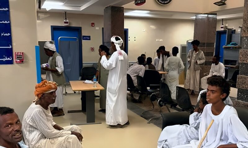 محافظ أسوان يوجه بإيفاد قافلتين طبيتين شهرياً لبدو العربان في وادي العلاقي