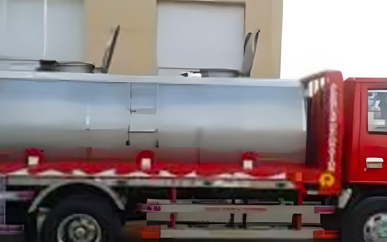 ضبط سيارة محملة بمواد بترولية مهربة فى أسوان