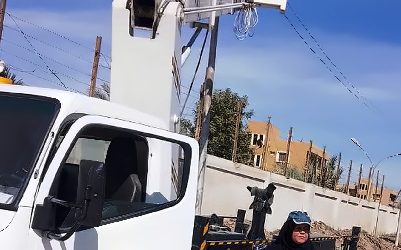 جهود تطوير منظومة الإنارة العامة بكوم أمبو  في أسوان