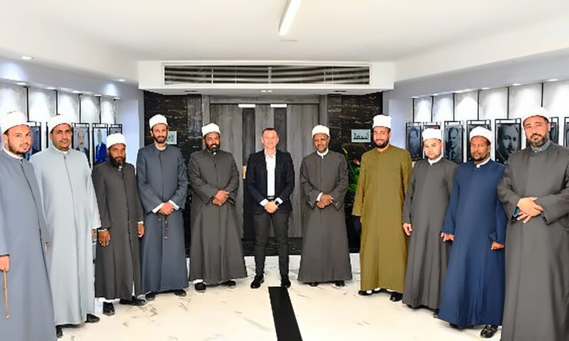 محافظ أسوان يلتقى وفد القافلة الدعوية لمجمع البحوث الإسلامية لتعزيز الوعى الدينى وبناء الإنسان