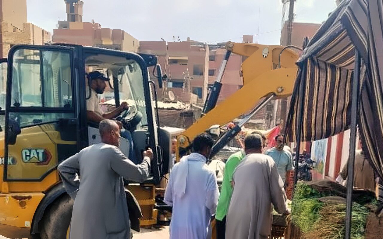 في أسوان.. رفع 11 حالة إشغال والتحفظ على 30 من المضبوطات بمدينة دراو