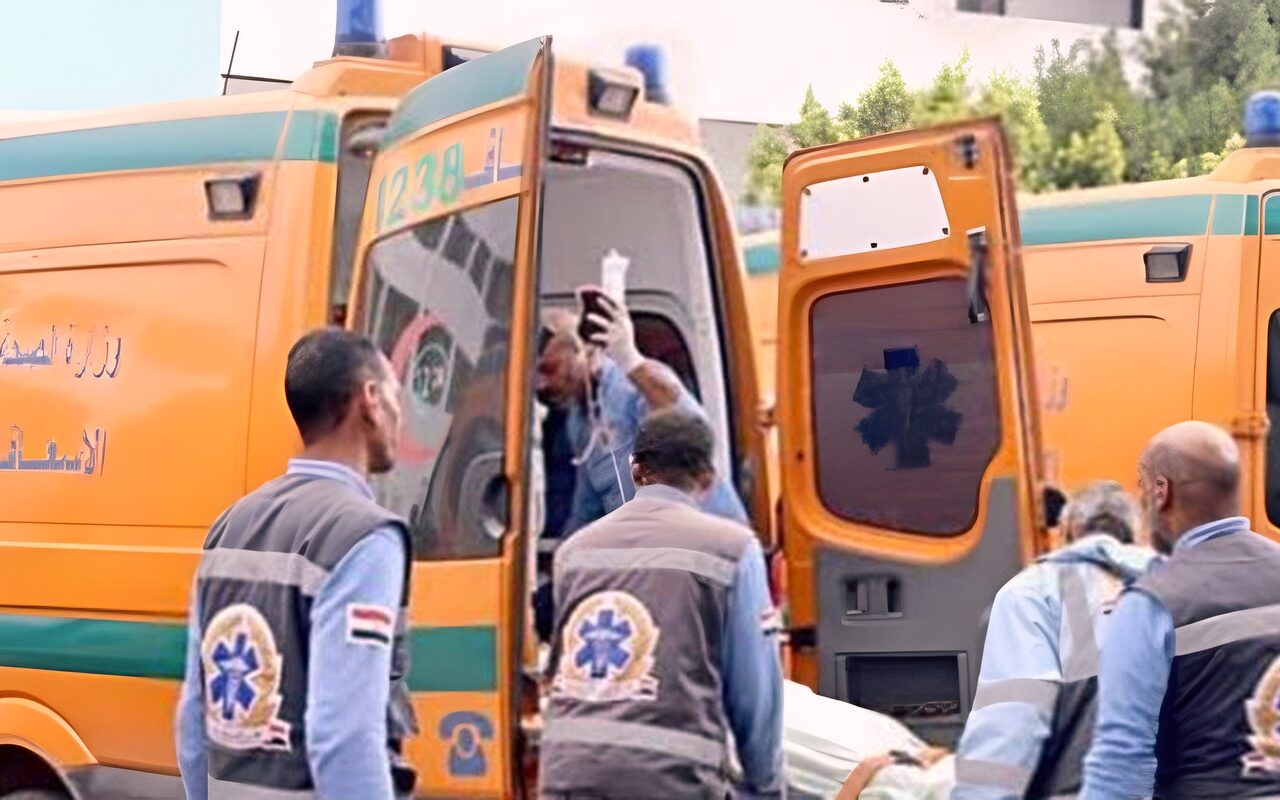 مصرع طفلة وإصابة والدها فى انهيار جدار منزل بأسوان
