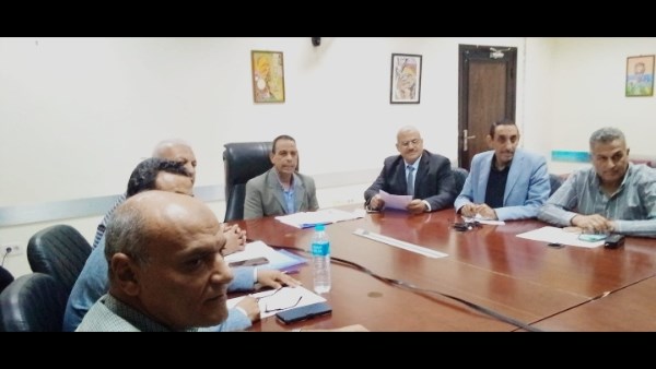 جامعة أسوان تناقش تطوير منظومة المخلفات وتعزيز السلامة والخدمات المجتمعية