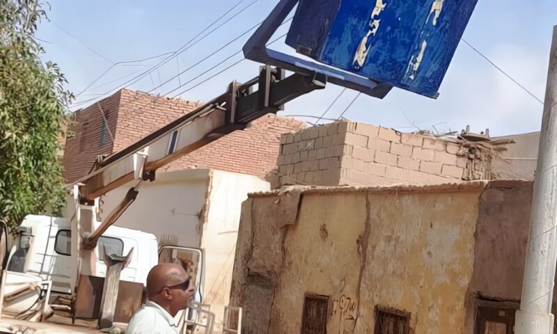 أسوان.. تكثيف أعمال النظافة ورفع المخلفات وصيانة الإنارة العامة بنصر النوبة