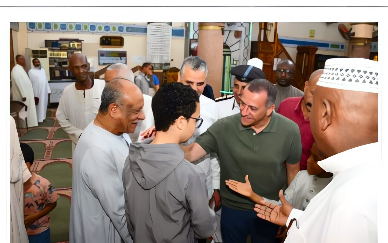 أخبار أسوان | المحافظ يستمع لمطالب سكان الرضوانية.. اللواء رماح هاشم سكرتيرا عاما