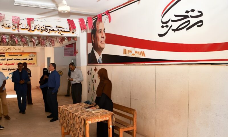 محافظ أسوان في زيارة مفاجئة لمدرسة الأمل للصم وضعاف السمع الابتدائية.. ويوجه بتوفير المستلزمات اللازمة للطلاب