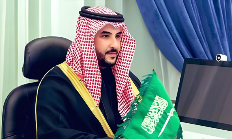وزير الدفاع السعودي يبحث الشراكة الدفاعية مع أمريكا وفرنسا