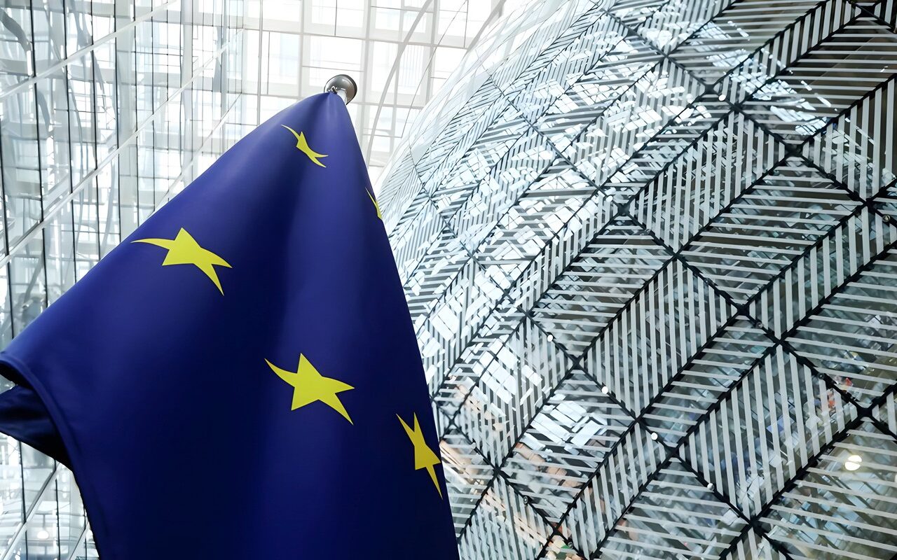 اجتماعات أوروبية بريطانية طارئة تخرج دون قرار للرد على واشنطن بفتح احتياطيات الديزل