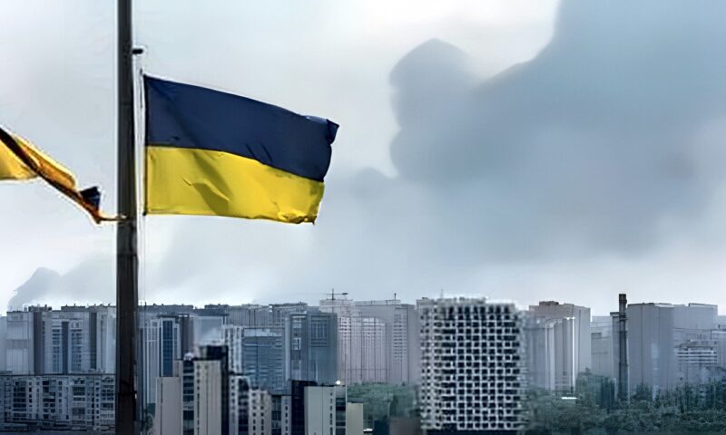 “فايننشال تايمز”: زيلينسكي يقر بنقص محركات الطائرات المسيرة الاعتراضية