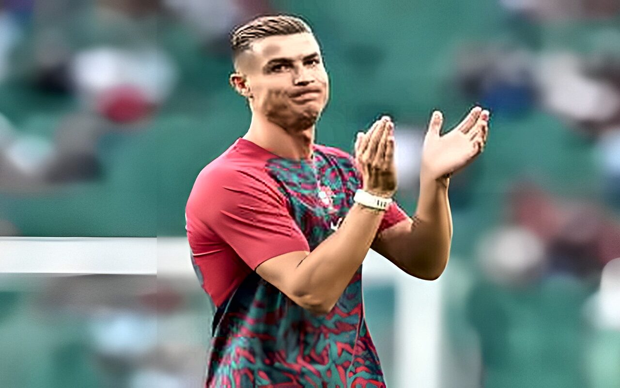 بصورة ورسالة مقتضبة.. أول زميل سابق لرونالدو في ريال مدريد يدعمه في أزمته مع منتخب البرتغال