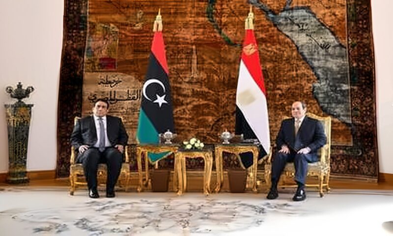 المنفي يصل مصر.. المصالحة الليبية والهجرة على أجندة التحرك الإفريقي