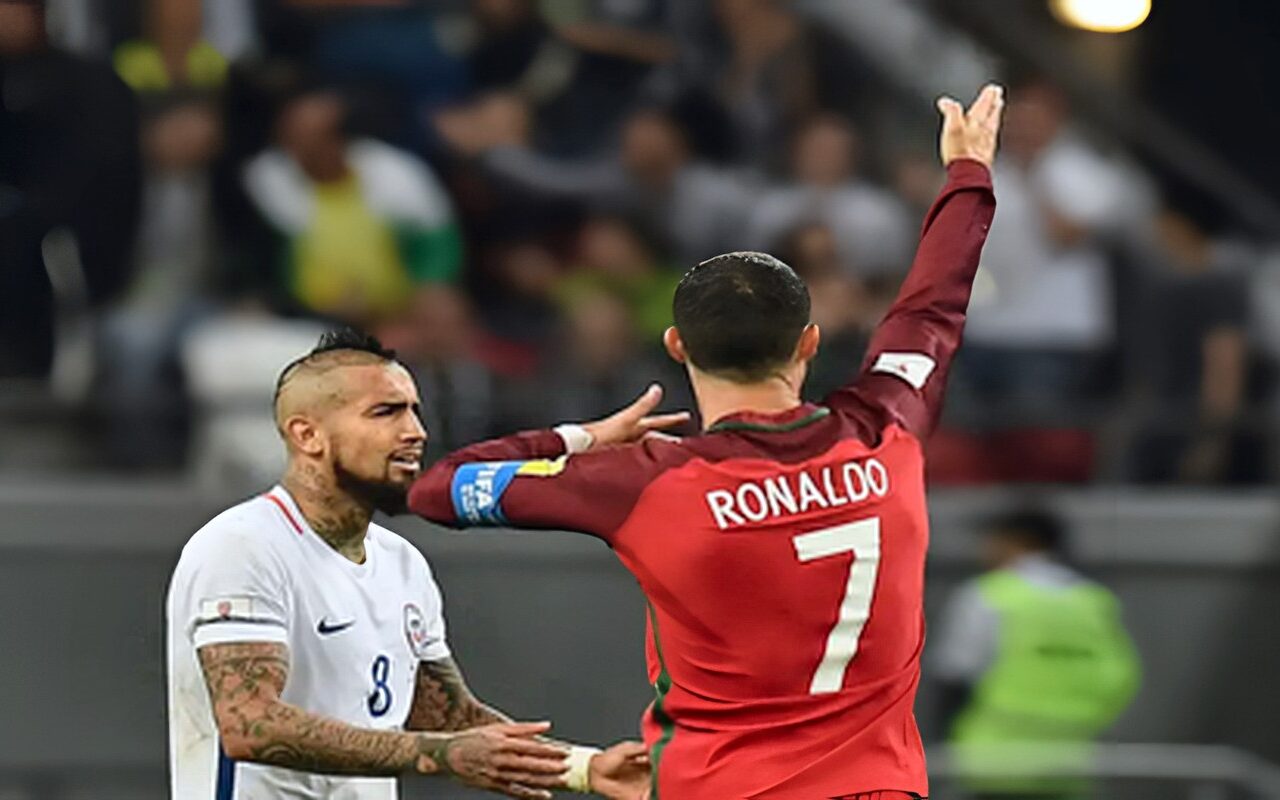 نجم برشلونة السابق فيدال يفتح النار على مدرب البرتغال: يجب أن نحمي رونالدو