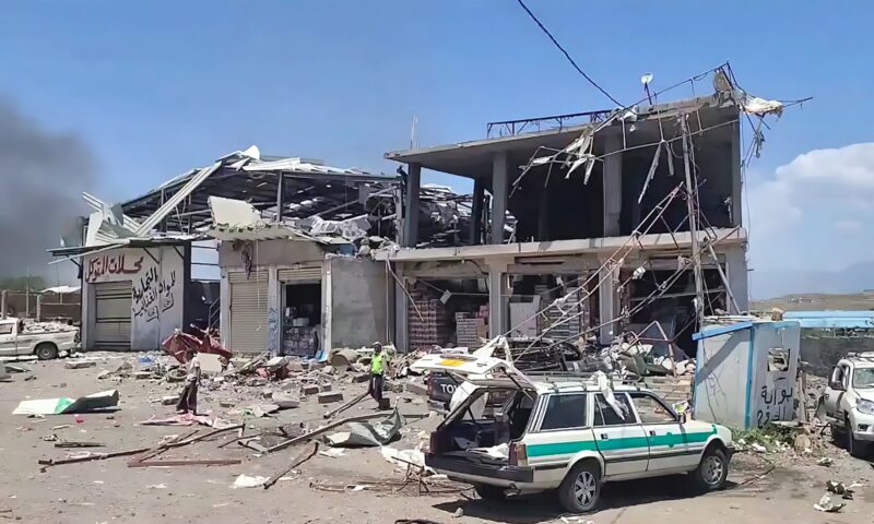 القوات الحكومية اليمنية تعلن ضرب 71 هدفا حوثيا في تعز