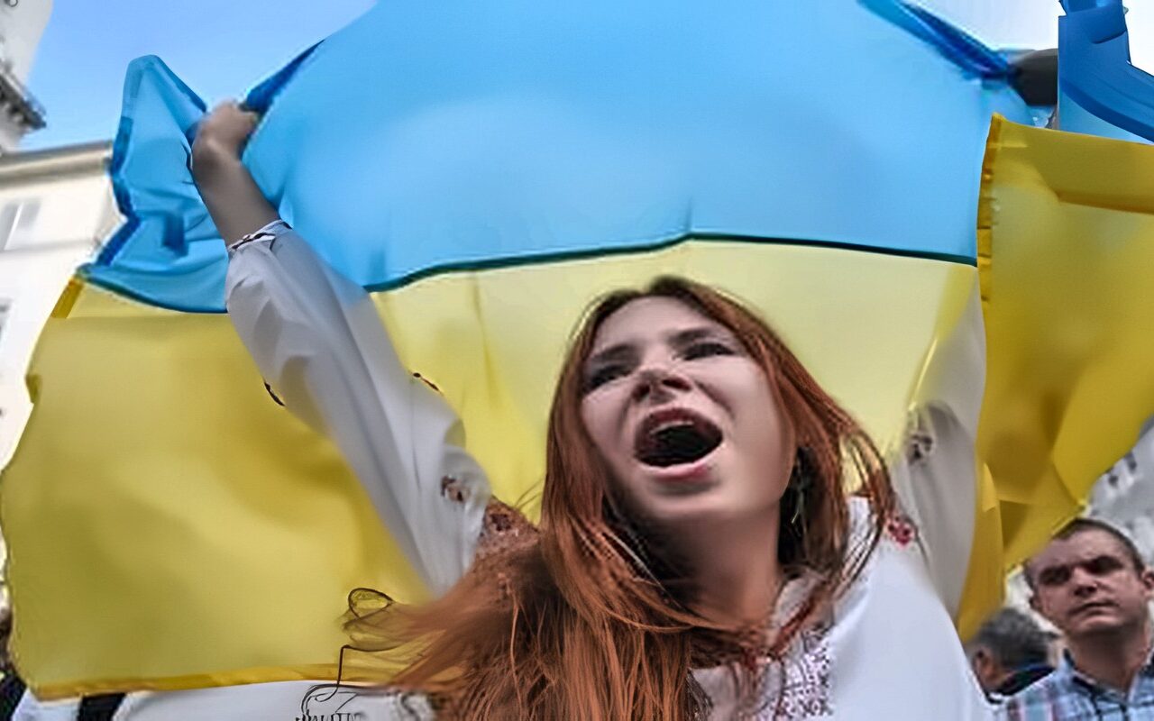 أوكرانيون يتظاهرون وسط كييف للمطالبة بإحلال السلام
