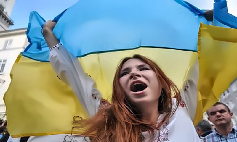 أوكرانيون يتظاهرون وسط كييف للمطالبة بإحلال السلام