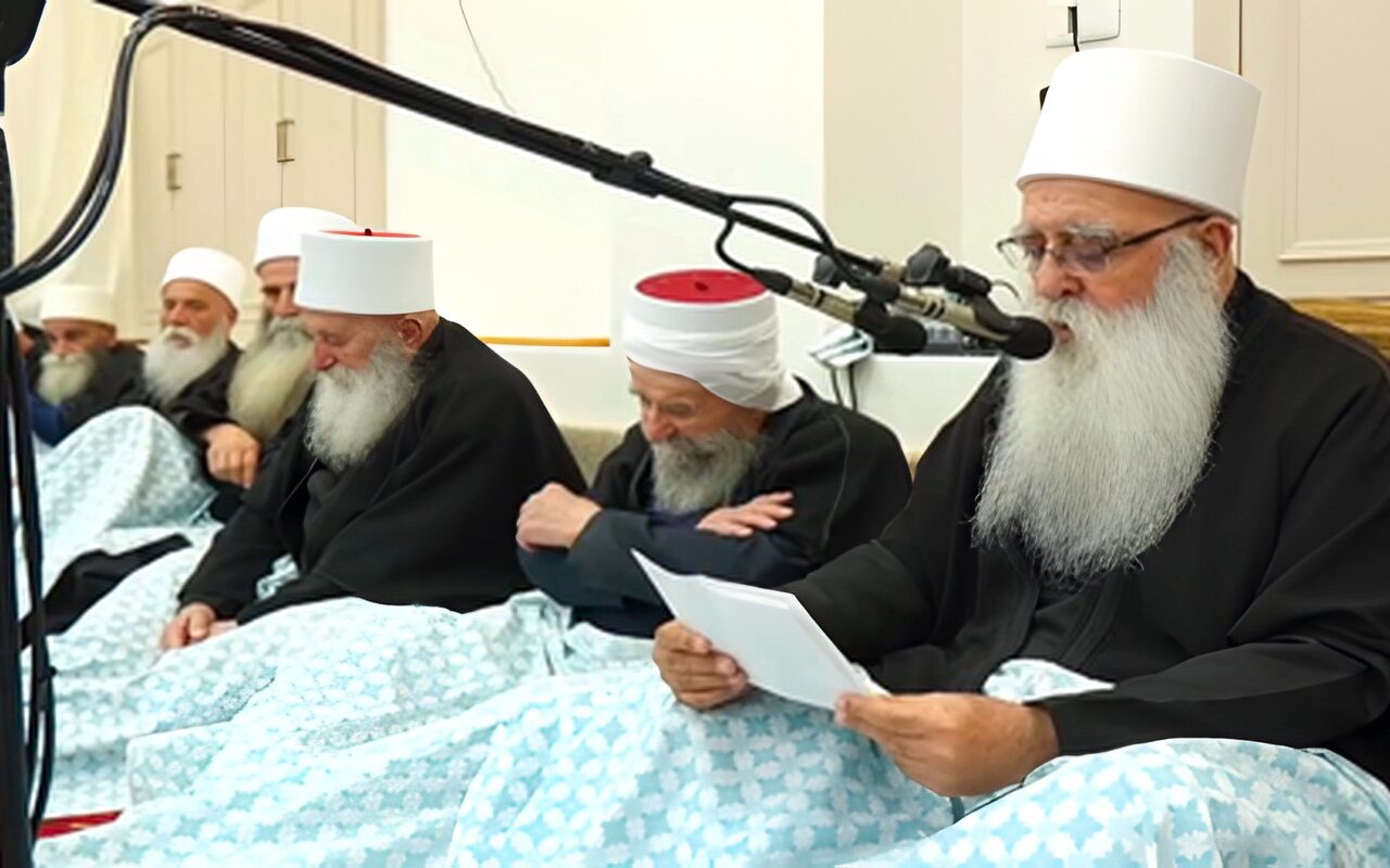 زعيم الدروز في إسرائيل يوجه رسالة جديدة لدروز السويداء السورية ويتعهد بـ”انتزاع الحقوق”