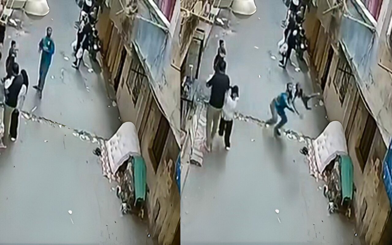 ثانية حاسمة.. شاب ينقذ طفلا من سقوط مروع في مصر (فيديو)
