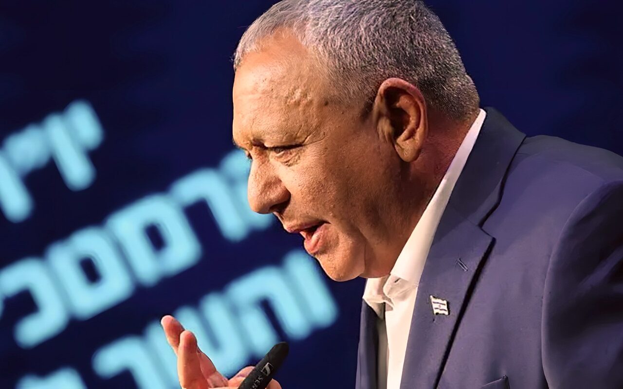 إسرائيل.. آيزنكوت يطالب بإقالة وزيرة المواصلات وتحقيق مستقل بسبب رحلة “فلاي دبي”