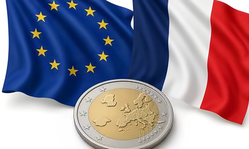 فرنسا تشعل المخاوف.. اليورو عند أدنى مستوياته منذ مايو 2025