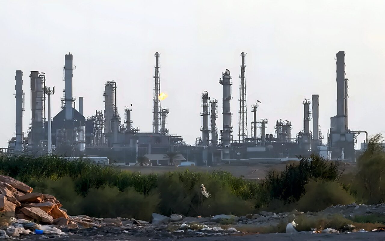 الحوثيون يصدرون تحذيرا شديدا لشركات الطيران من دخول المجال الجوي السعودي