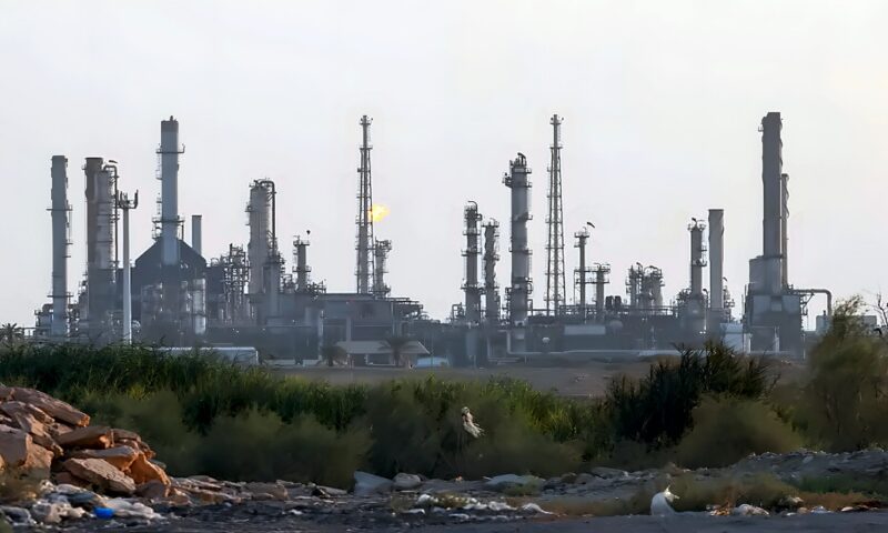 الحوثيون يصدرون تحذيرا شديدا لشركات الطيران من دخول المجال الجوي السعودي