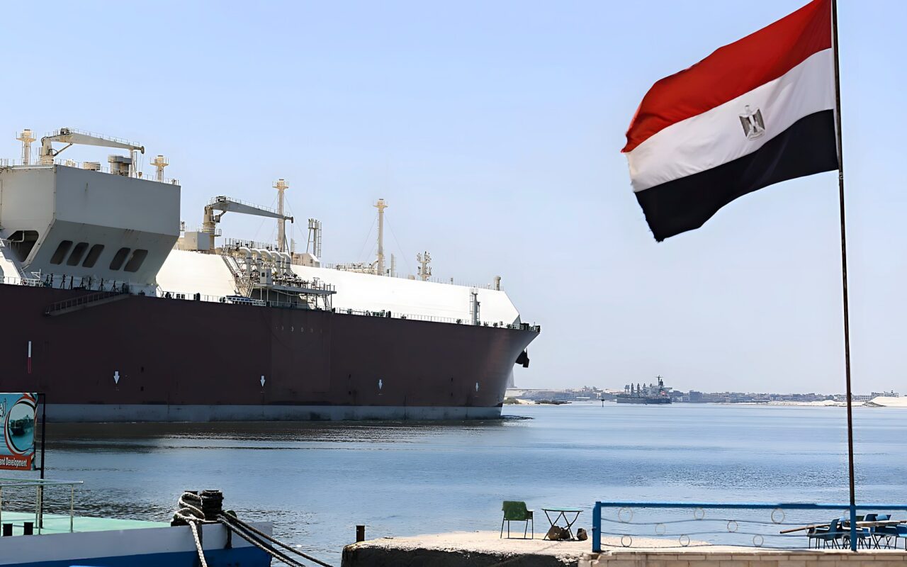 تقرير دولي يرصد تحولا لافتا في مصر.. وقناة السويس في قلب المشهد