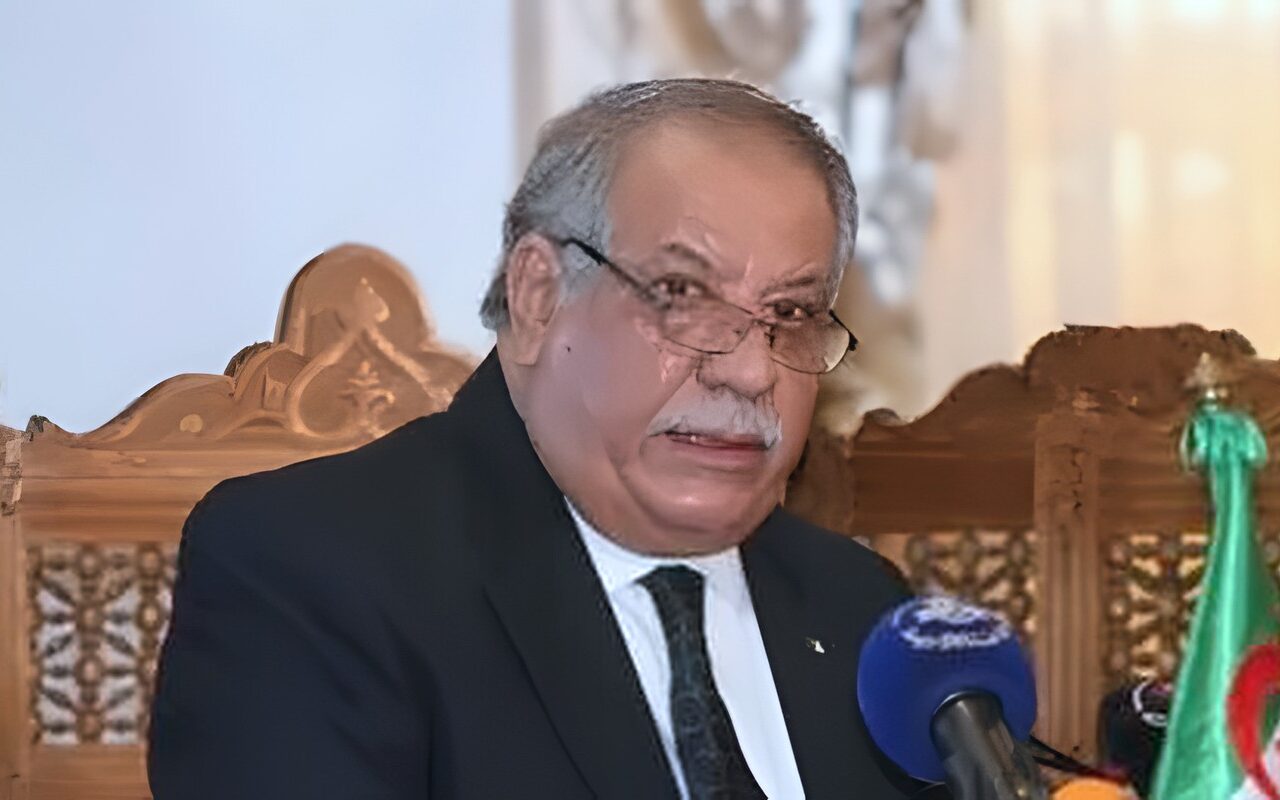 الرئاسة الجزائرية تعلن وفاة مدير ديوان الرئاسة بوعلام بوعلام