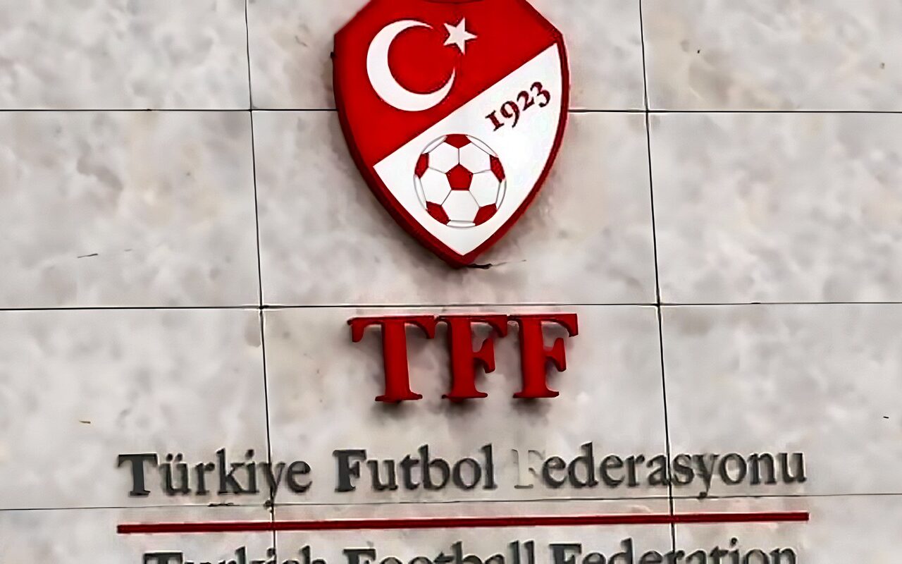 أزمة تهز الدوري التركي.. توقيف حكم في الدوري الممتاز بشبهة “بيع مباريات”