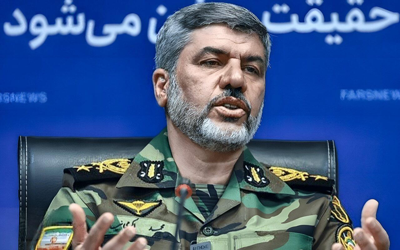 الجيش الإيراني يعلن عن مخزونه من الصواريخ والمسيرات