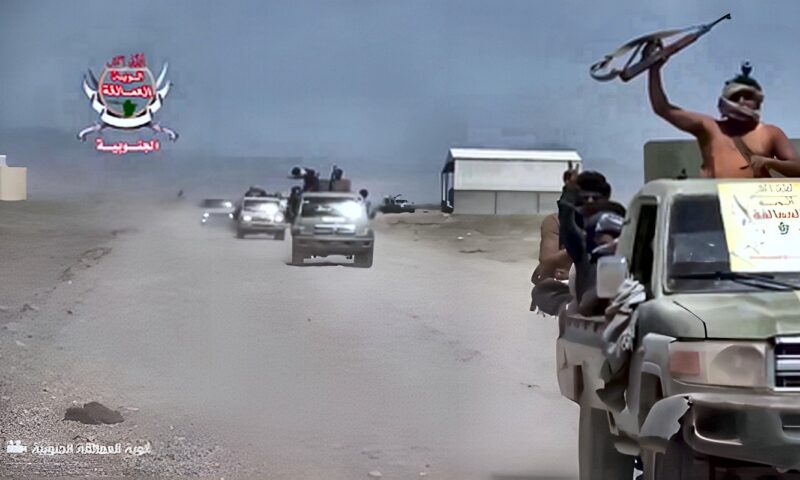 ألوية العمالقة الجنوبية التابعة للحكومة اليمنية تنشر لقطات لعملية “فجر اليمن” ضد الحوثيين