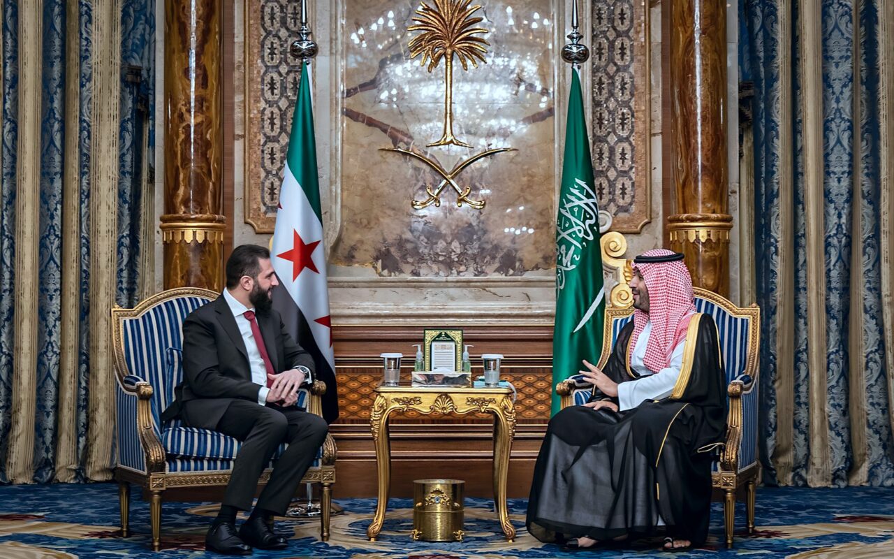دمشق تصدر بيانا يكشف تفاصيل اجتماع بن سلمان والشرع في الرياض