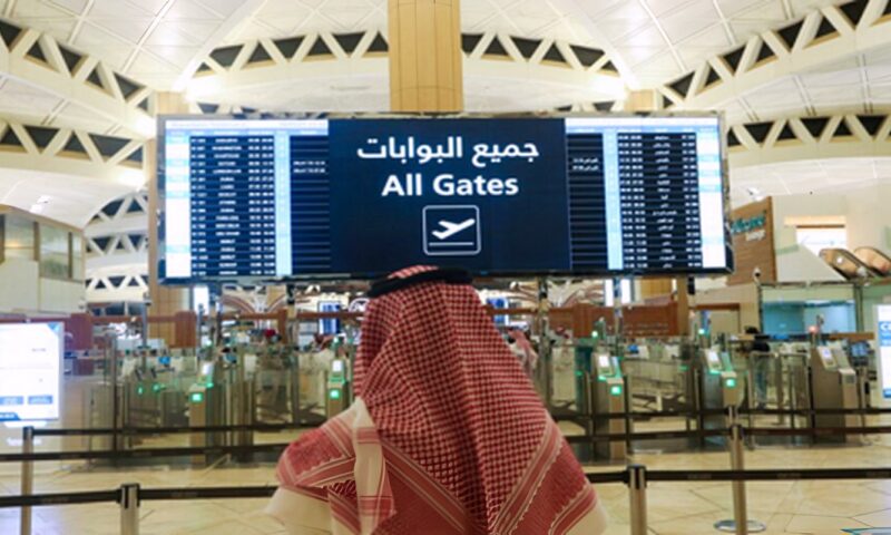 الحوثيون يعلنون شن هجمات على مطارات بالسعودية والتحالف يعلن اعتراض صاروخين فوق الرياض وخميس مشيط