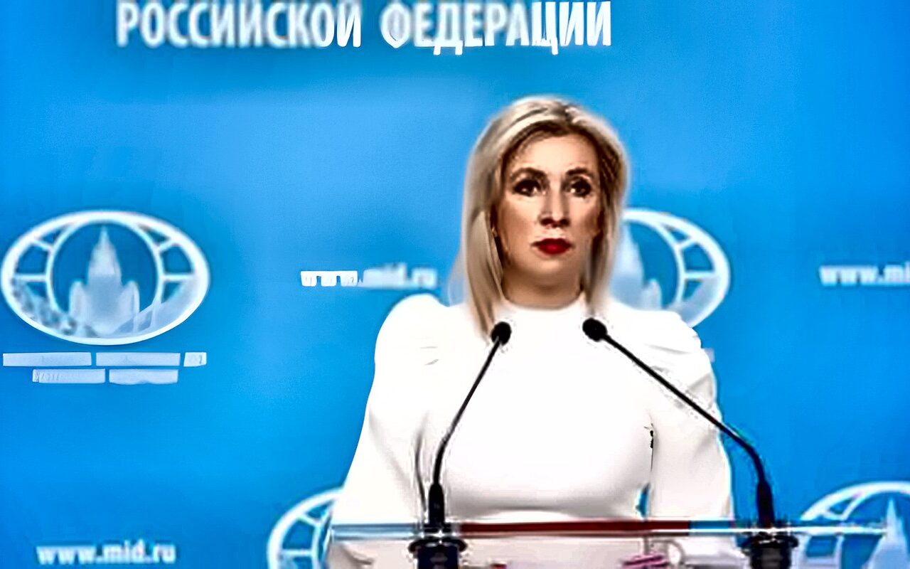 زاخاروفا تنتقد صمت الإليزيه إزاء استخدام الشرطة القوة ضد المحتجين في فرنسا