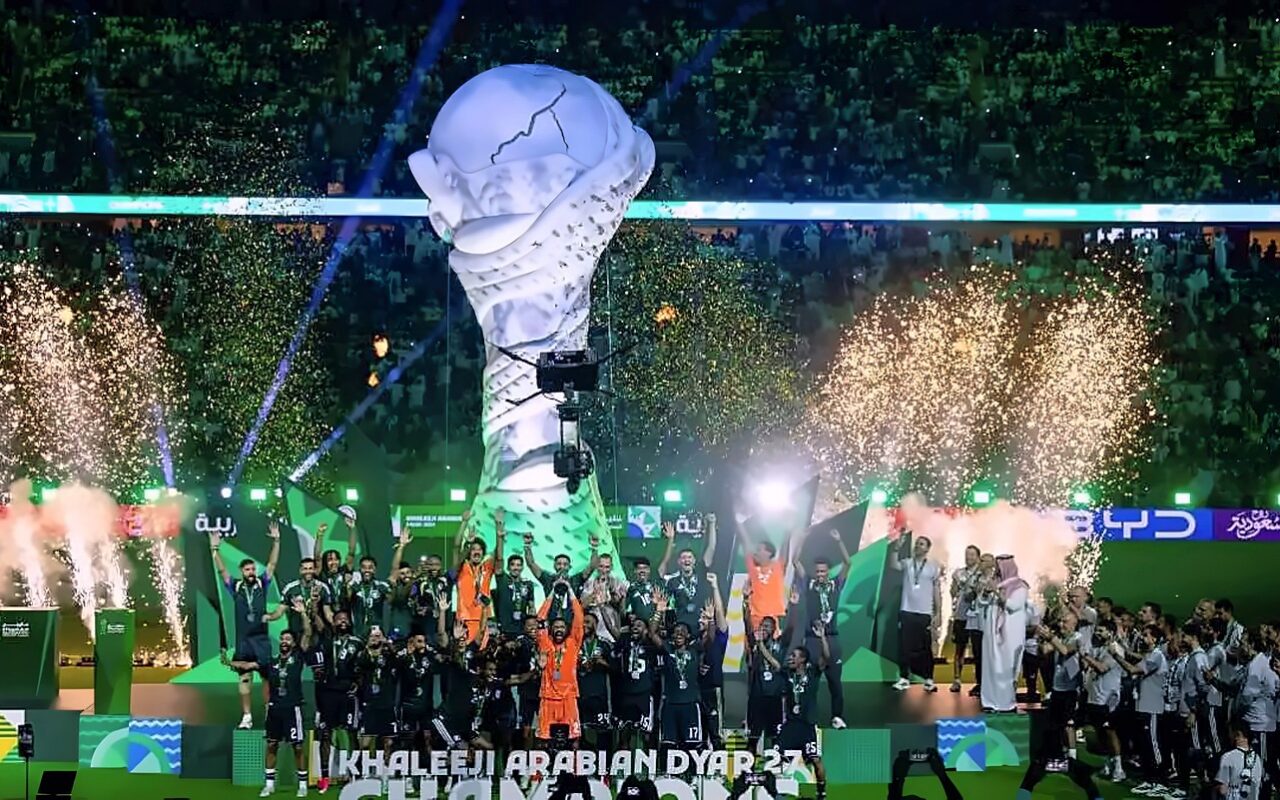 أول تعليق من رئيس الاتحاد السعودي لكرة القدم بعد تتويج السعودية بكأس الخليج (فيديو)